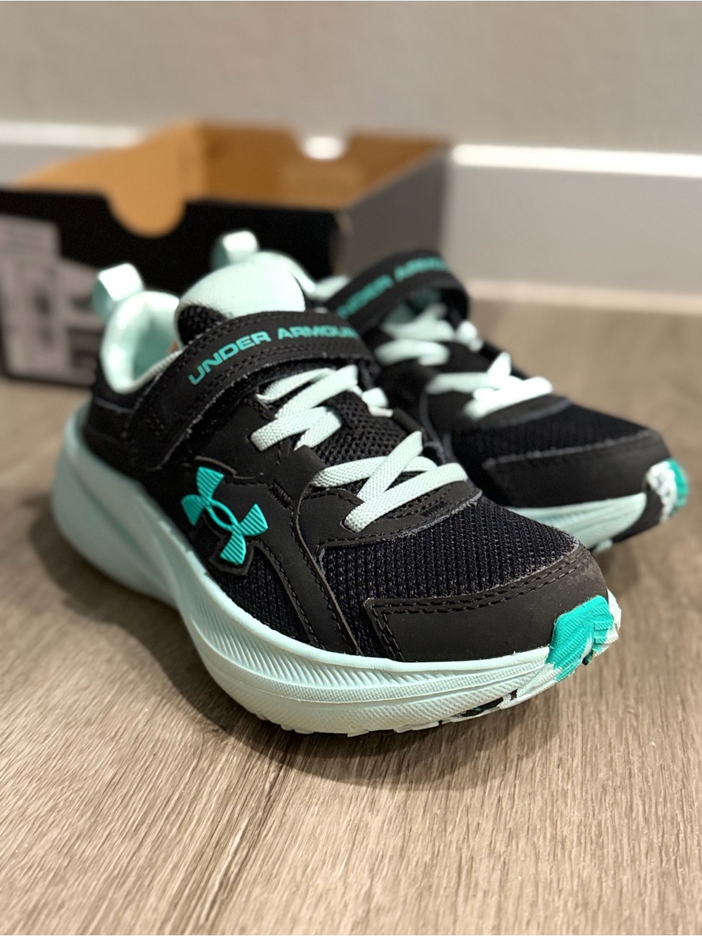 Under Armour Kids' Black & Mint Athletic Shoes 12 size